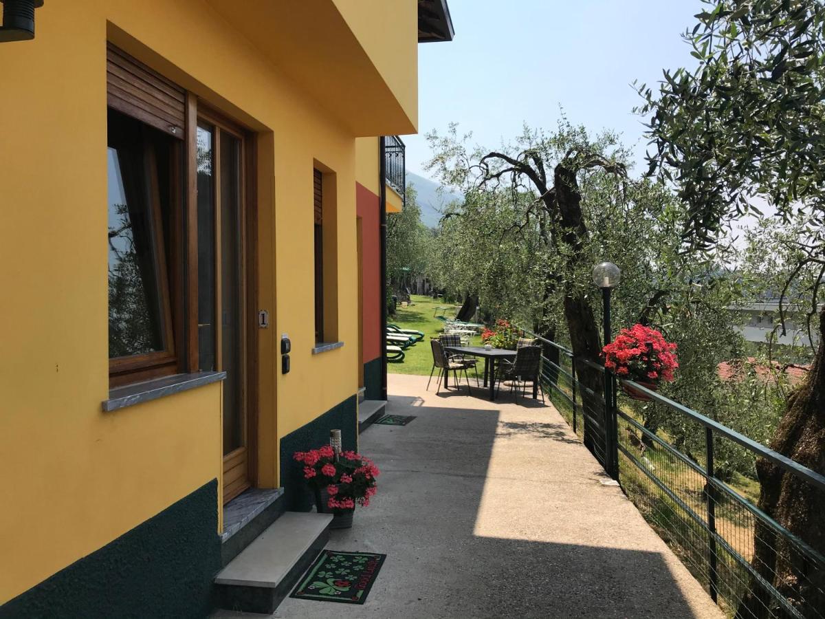 Casa Rosa Apartments Malcesine Bagian luar foto